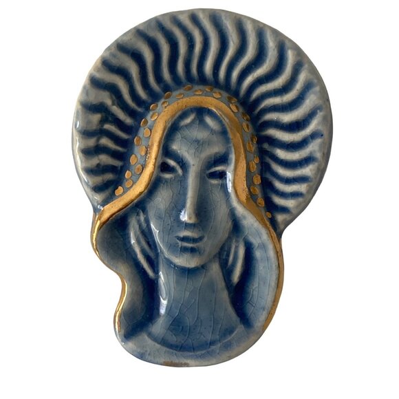 Virgin Mary Brooch Pin Blue Gold Trim Ceramic Glazed Painted Signed VTG - Picture 1 of 4